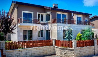 RH 142-Yalova summer homes, villas with garden, ready to move 
